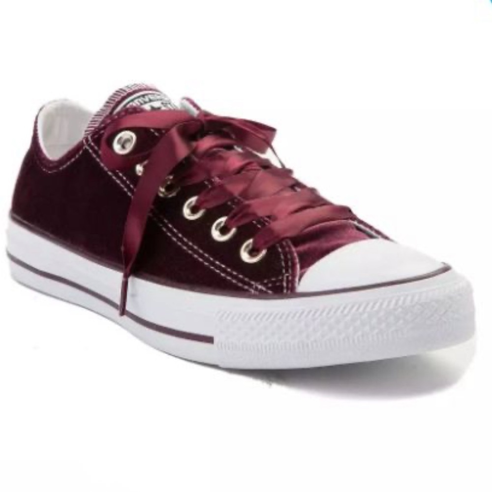 Converse Women’s Low-Top bold Sneakers in Burgundy - Picture 1 of 6